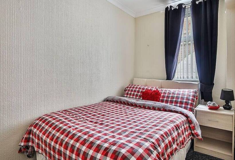 Chomley Holiday Flats