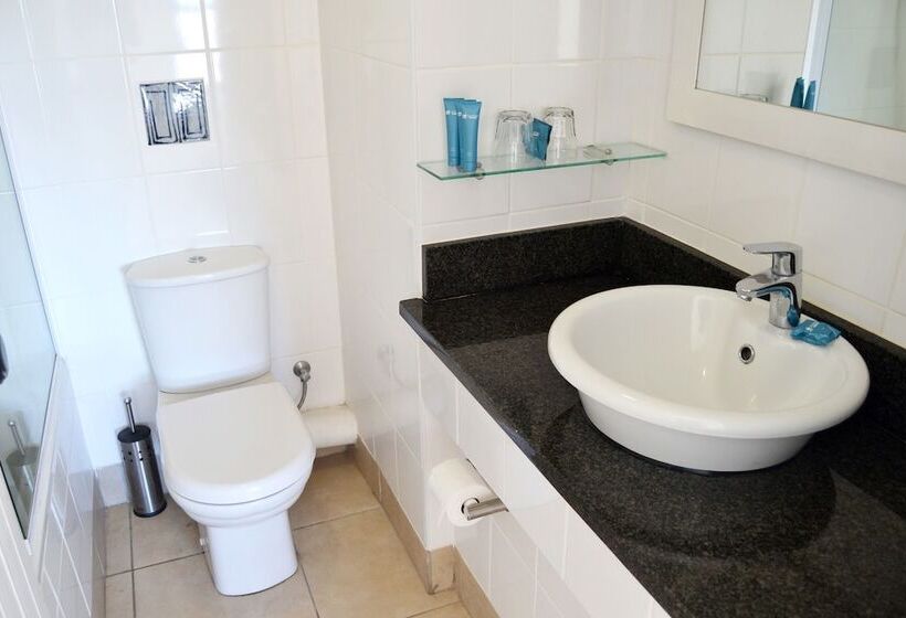 Club Mykonos Athenian Cascades