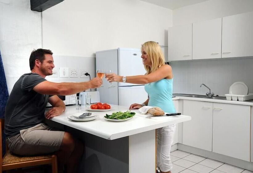 Club Mykonos Athenian Cascades