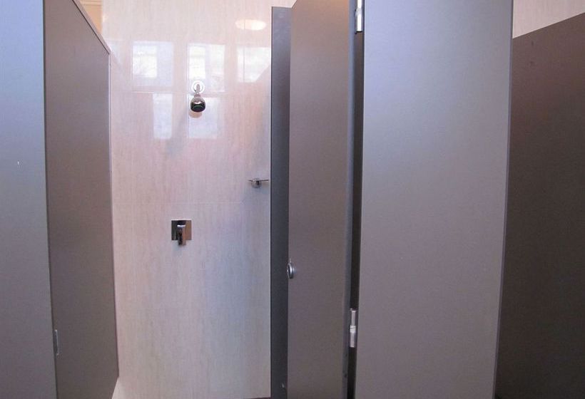 Cooper Lodge Hotel - Hostel