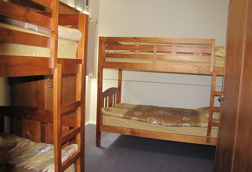Cooper Lodge Hotel - Hostel