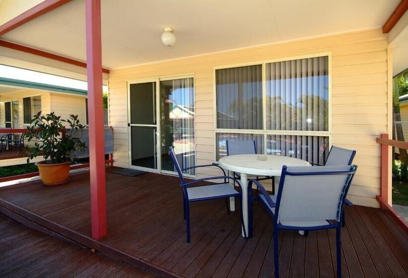 Dolphin Sands Holiday Villas