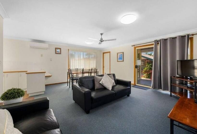 Dolphin Sands Holiday Villas