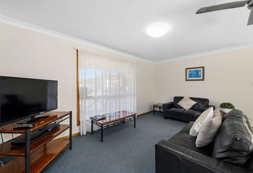 Dolphin Sands Holiday Villas