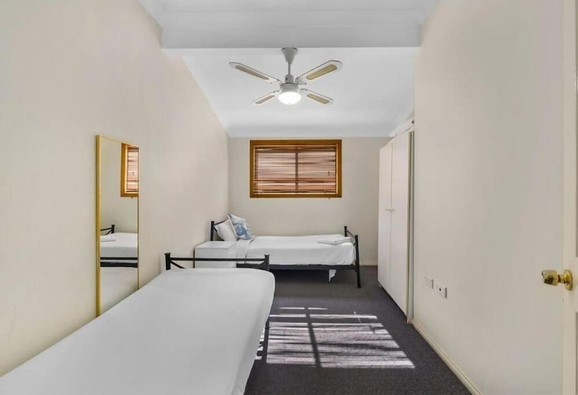 Dolphin Sands Holiday Villas