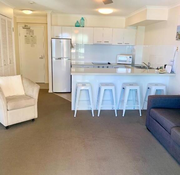 Emerald Sands Holiday Apartments