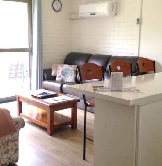 Emu Beach Chalets