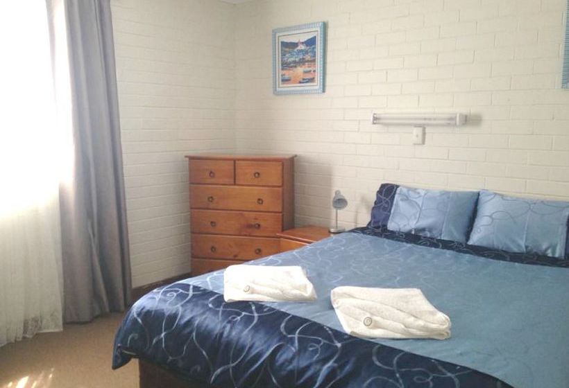 Emu Beach Chalets