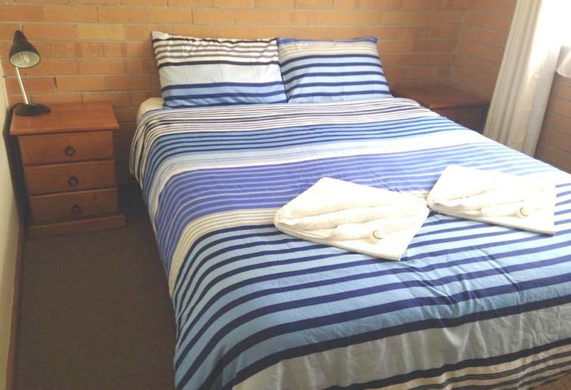 Emu Beach Chalets