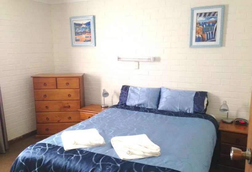 Emu Beach Chalets