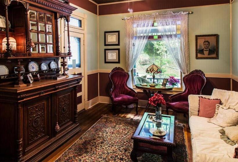 Hidden Springs Bed And Breakfast