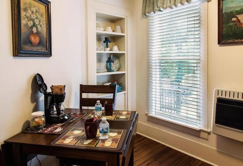 Hidden Springs Bed And Breakfast