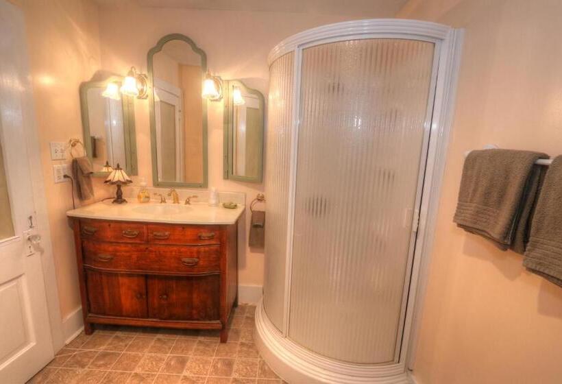 Hidden Springs Bed And Breakfast