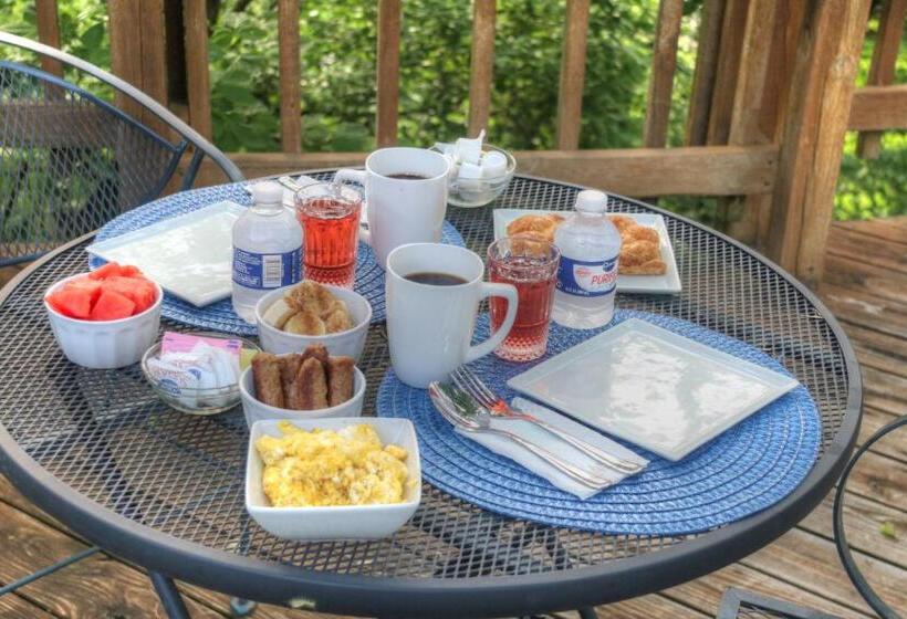 Hidden Springs Bed And Breakfast