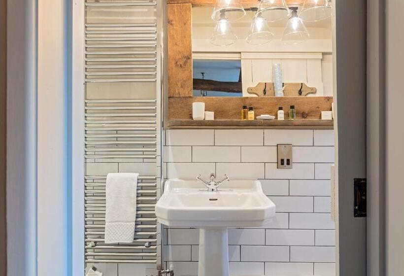 Holly Lodge Boutique B&b