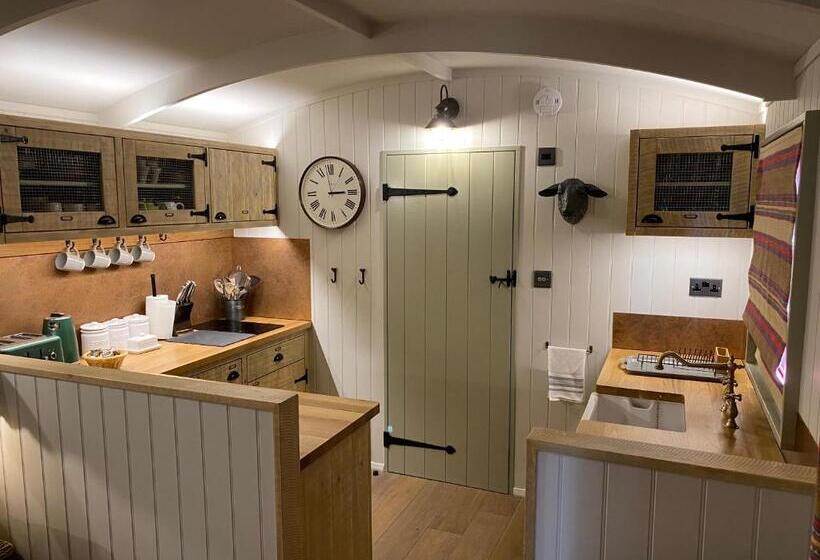 Holly Lodge Boutique B&b