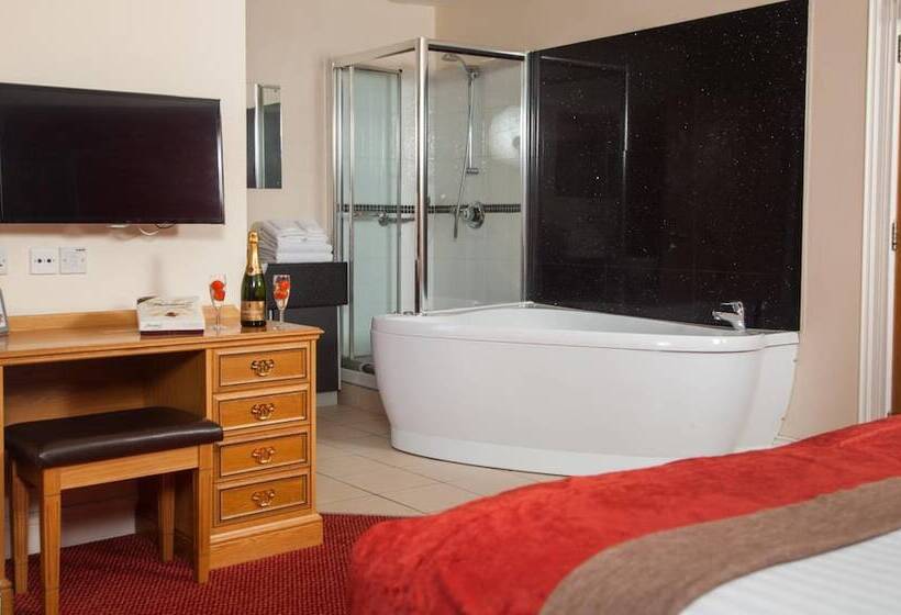 Отель Portrush Adelphi