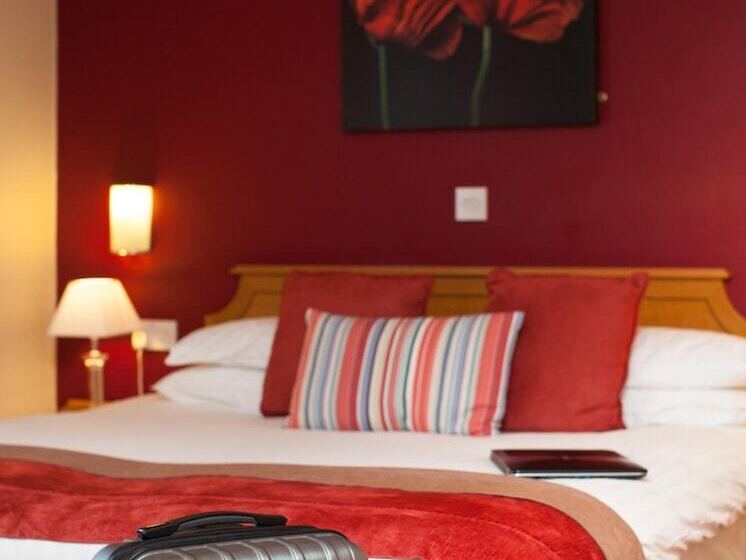 Отель Portrush Adelphi