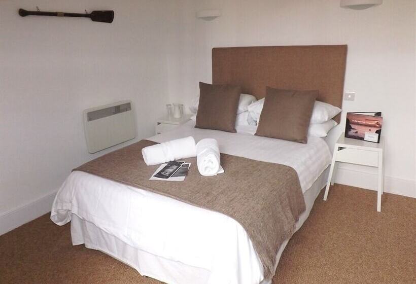 Отель Cadgwith Cove Inn