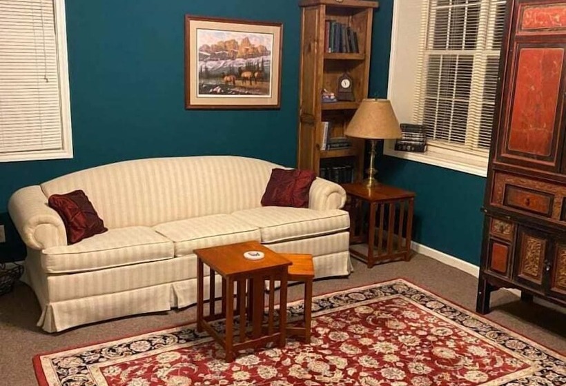 酒店 The Crossroads Inn