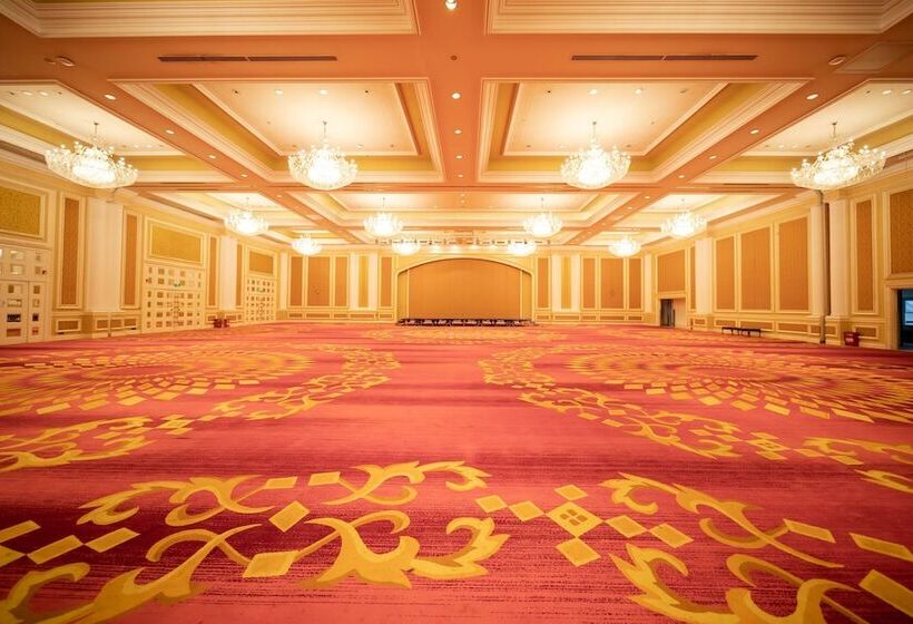 ホテル Crowne Plaza Qingdao Ocean Spring Resort By Ihg