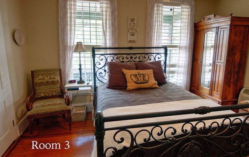 בית מלון כפרי Florida House Inn