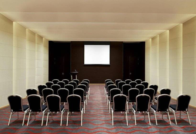 فندق Four Points By Sheraton Qingdao, West Coast