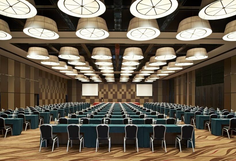 فندق Four Points By Sheraton Qingdao, West Coast