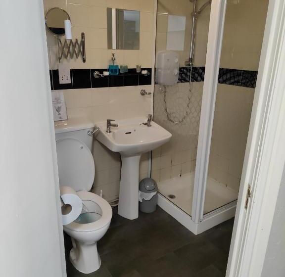 בית מלון כפרי Kings Arms