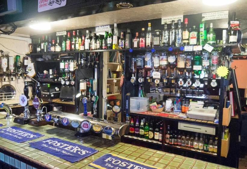 Отель Lamb Inn Ringwood Limited