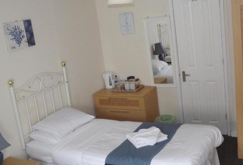 Отель Lamb Inn Ringwood Limited