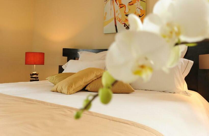 Отель Constance Sakoa Boutik