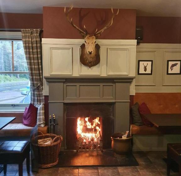 Отель Lochailort Inn