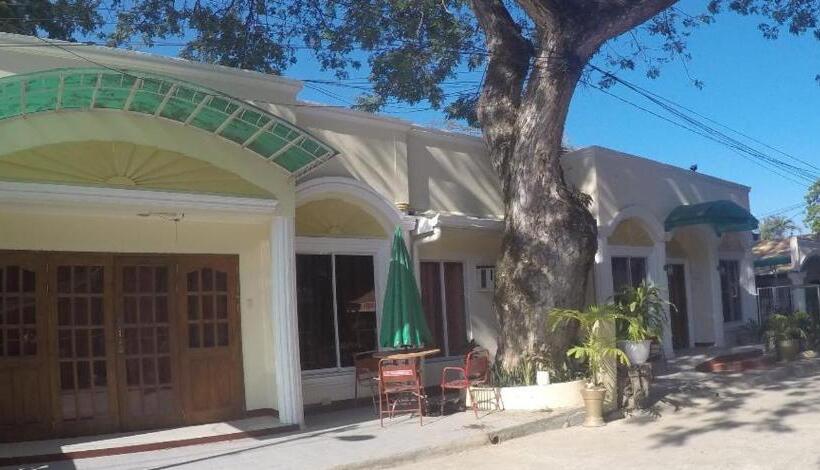 فندق Lucky Garden Inn