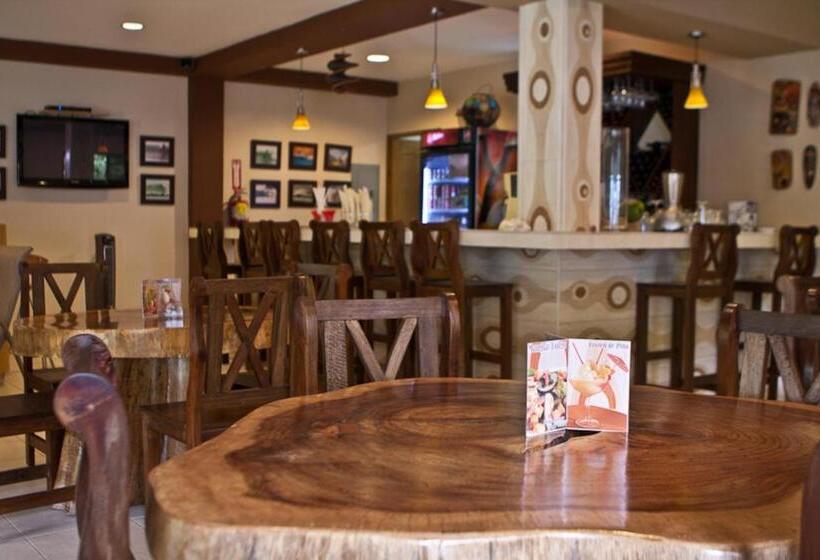 فندق Manglar Lodge