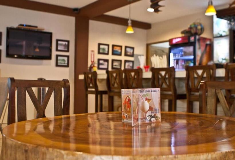 فندق Manglar Lodge