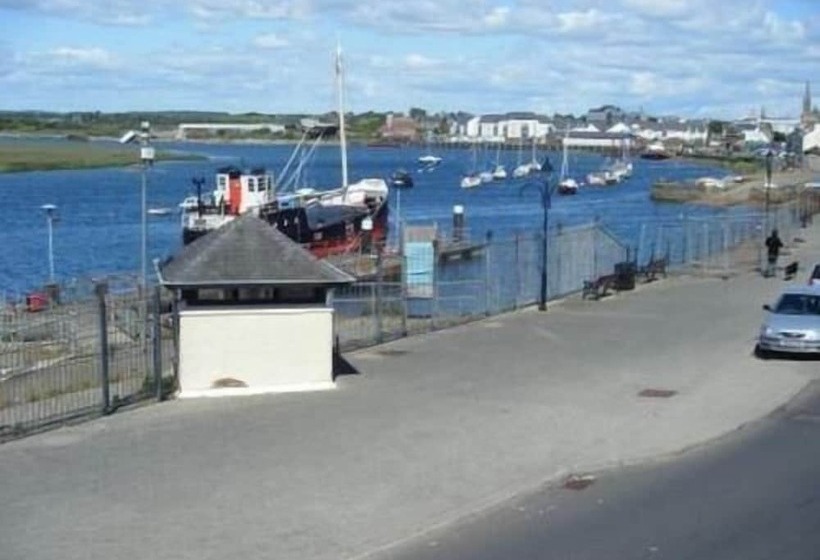 فندق Marina View Guest House