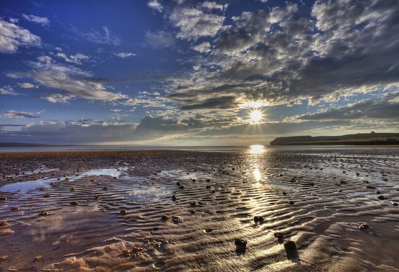 Отель Northern Sands