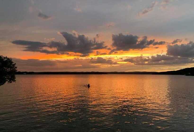 فندق Painted Sky Inn