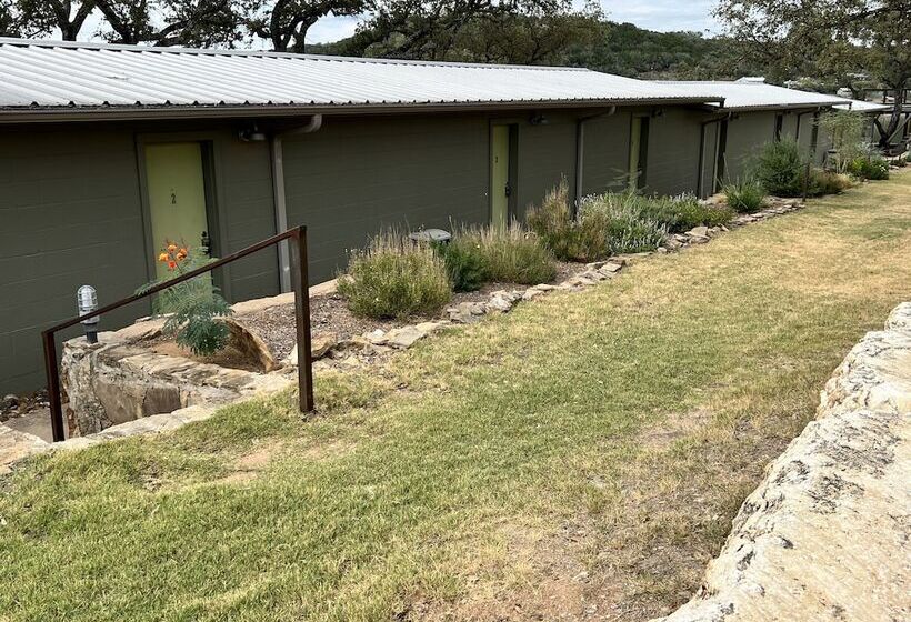 فندق Painted Sky Inn