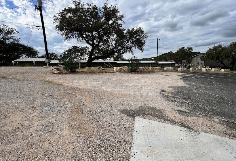 فندق Painted Sky Inn