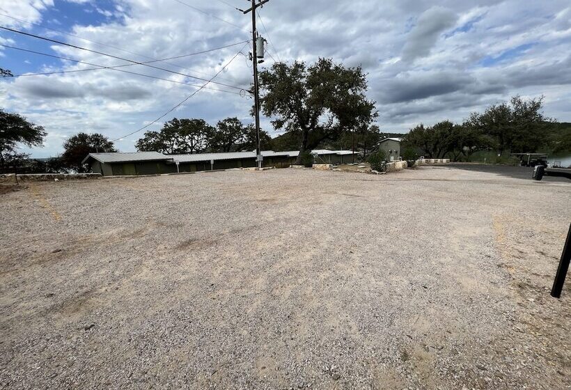 فندق Painted Sky Inn