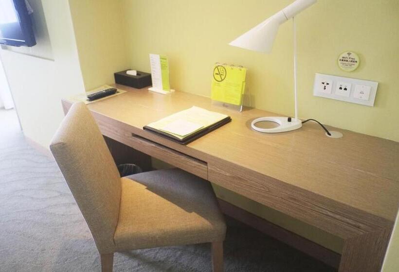 Park City Hotel   Luzhou Taipei