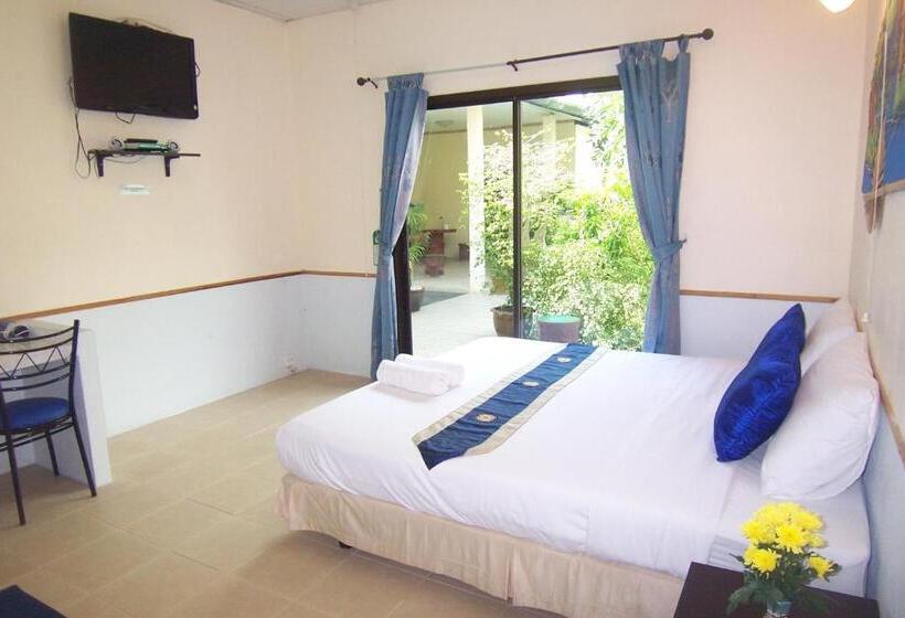 בית מלון כפרי Phuket Airport Overnight