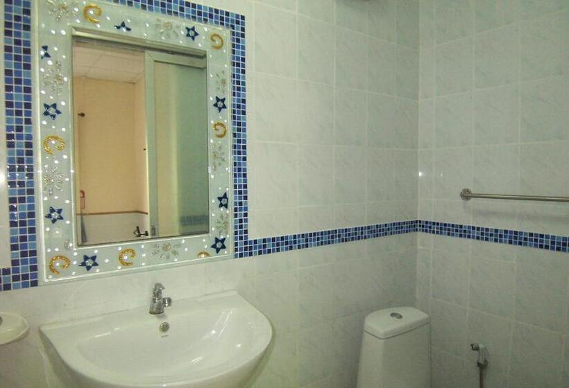 בית מלון כפרי Phuket Airport Overnight