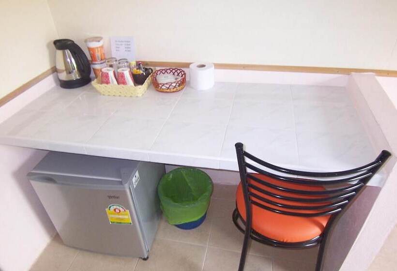 בית מלון כפרי Phuket Airport Overnight