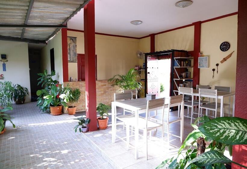 בית מלון כפרי Phuket Airport Overnight