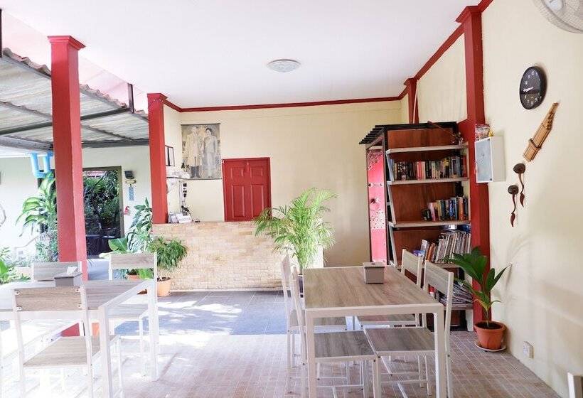 בית מלון כפרי Phuket Airport Overnight