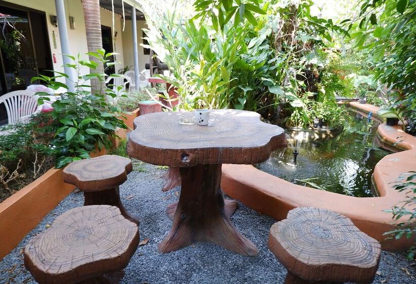 בית מלון כפרי Phuket Airport Overnight