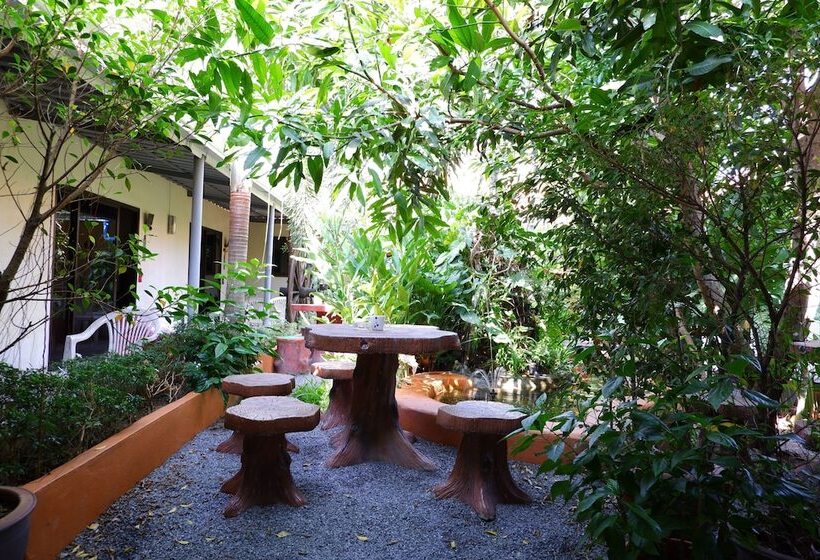 בית מלון כפרי Phuket Airport Overnight